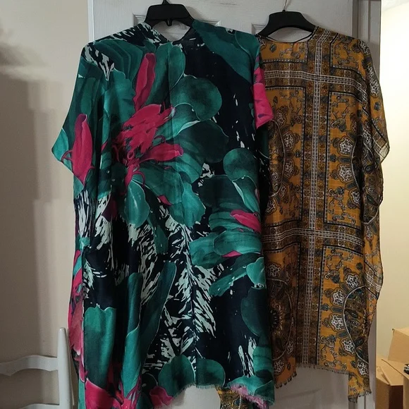 Bundle of two kimonos - Picture 2 of 4